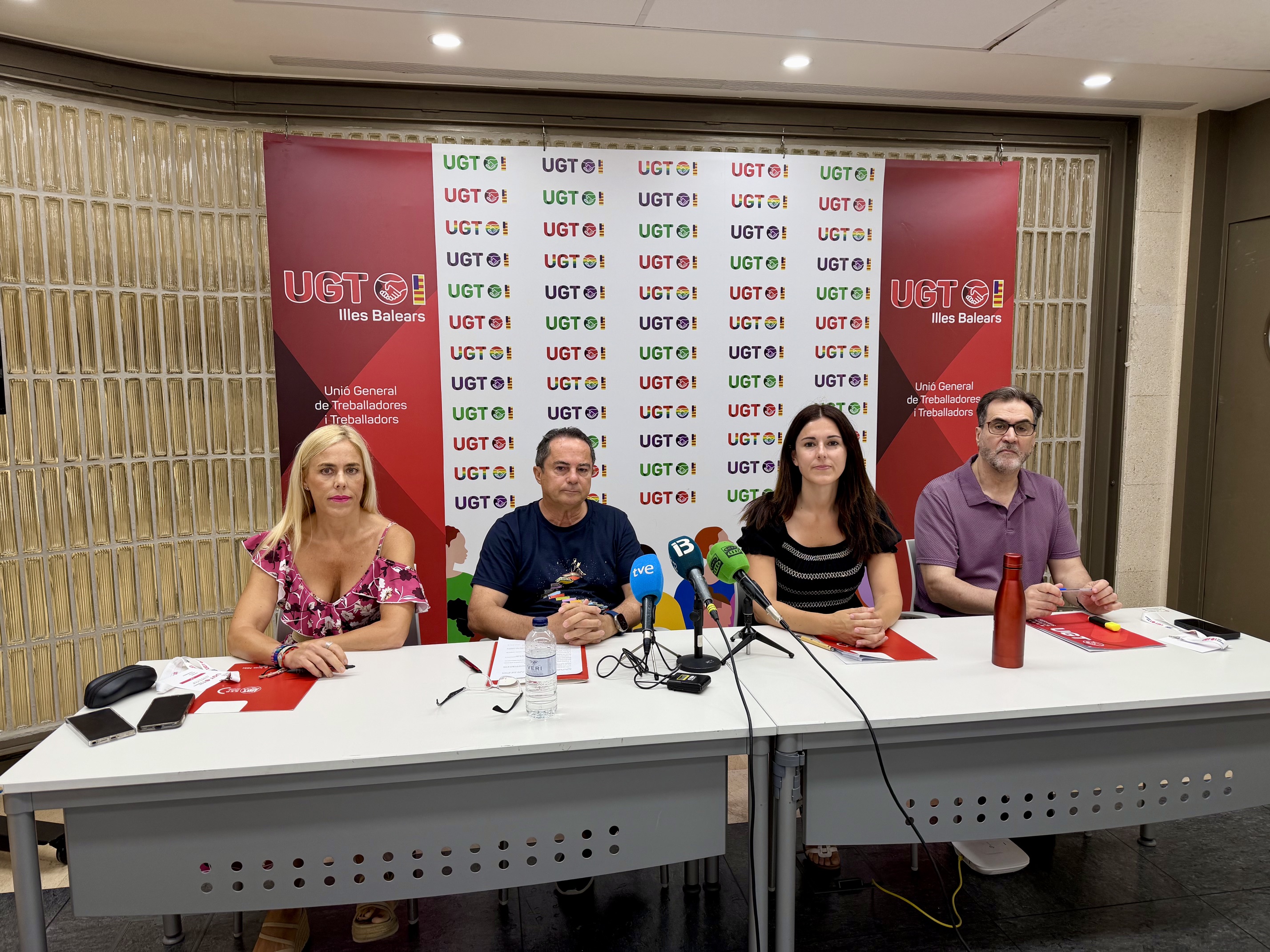 Imagen de la rueda de prensa en la que se ha explicado la discriminación de 10.500 trabajadores de la CAIB