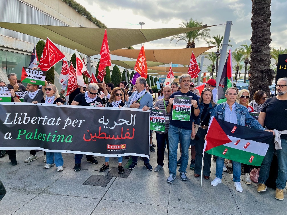 Imagen de la concentración por Palestina en el aeropuerto de Palma